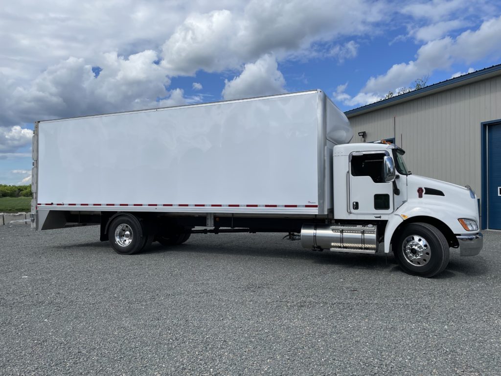 boite de camion avec élevateur